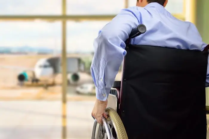 خدمات المطار المقدمة للمسافرين ذوي الهمم