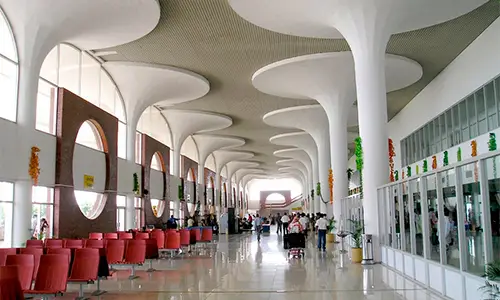 مطار دكا